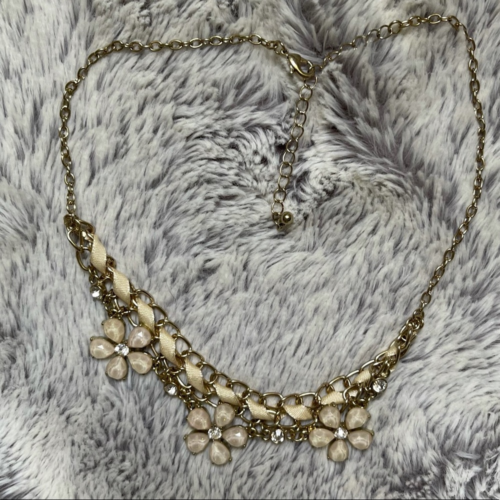 Flower ribbon champagne white statement necklace